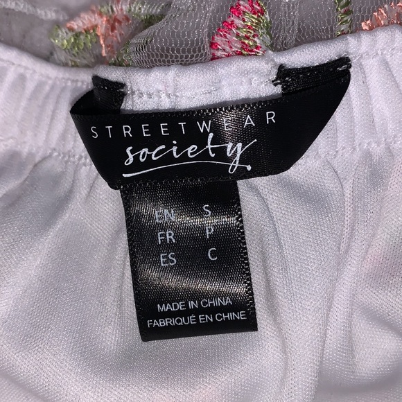 |3 FOR $20| URBAN PLANET Floral Sheer Crop Top - Picture 5 of 6